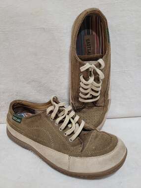 East land Women's size 7 1/2M loafer lace up suede shoes